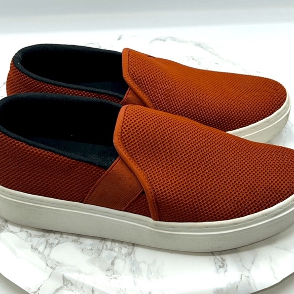 EILEEN FISHER Pep Women's Size 7 Serrano Red Comfort Slip-On Platform Sneakers - Picture 1 of 4